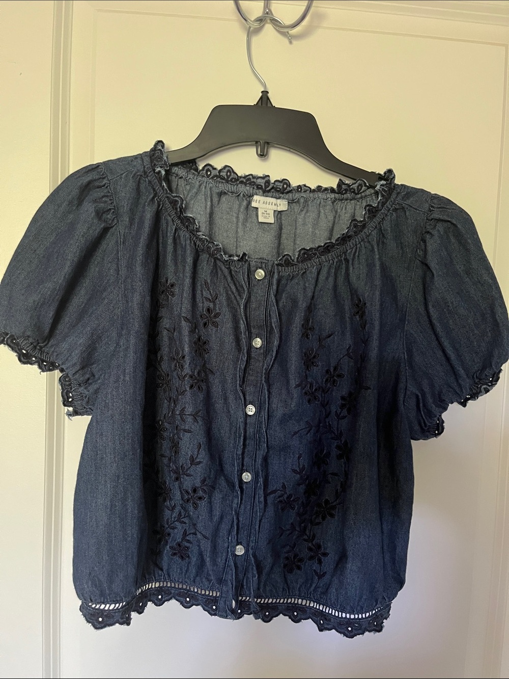 Free Assembly Navy Embroidered Button-Front Peasant Blouse M 8-10